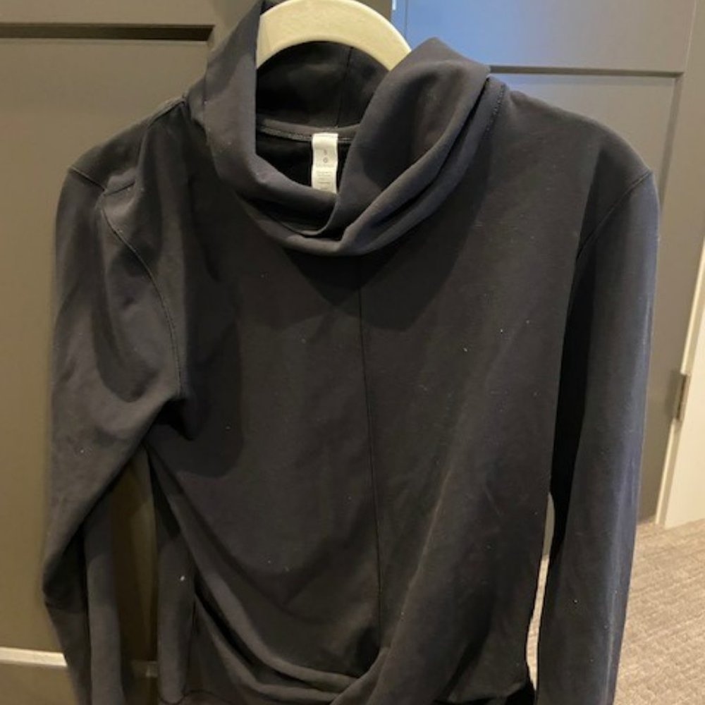 Lululemon Top, size 8